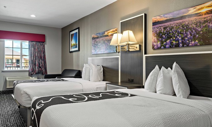 Paris Hotel | Paris Inn & Suites