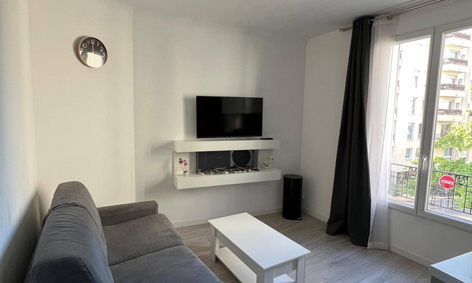 Le Kremlin-Bicetre Apartment | Paris peaceful🍃