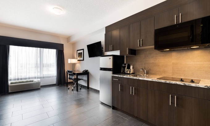 Leduc Hotel | Park Inn by Radisson Edmonton Airport