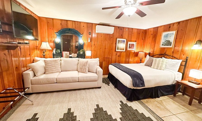 Three Rivers Cabin | Park like cabin perfect for Parents with two children