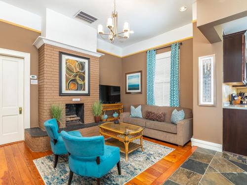 Historic Downtown Savannah Apartment | Park View B