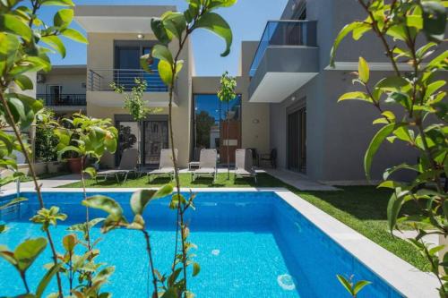Daratsos Villa | Park-view Lux Pool Villa, steps to the Beach