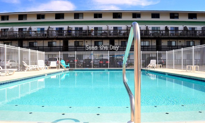 North Ocean City Condo | Park View, Pool, Fireworks and short walk to the Beach - Book Now!