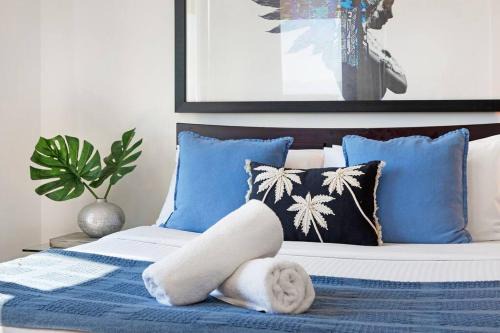 Broadbeach Apartment | Park Views & Luxe Amenities in Broadbeach