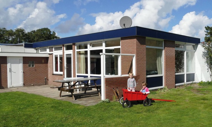 De Koog House | Park Vredelust: Renovated bungalow for 6 persons, incl. bicycles
