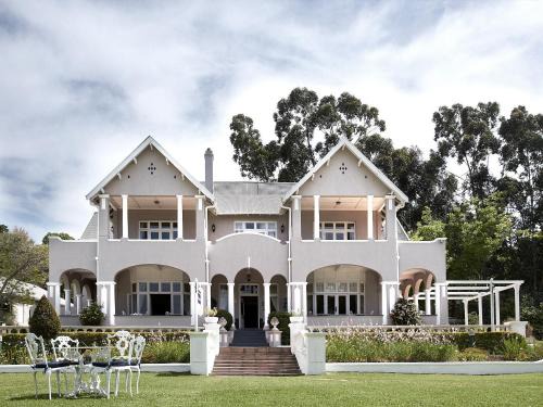 Paradise House | Parkes Manor