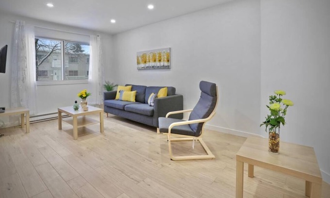 LaSalle Apartment | Parking included, Spacious 3 bedrooms
