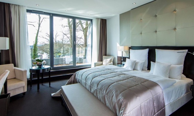 Johannisberg House | Parkresidenz Deluxe mit Balkon Inkl. Frühstück - Relais & Châteaux Hotel Burg Schwarzenstein