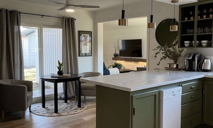 Elora House | Parkside Cottagen