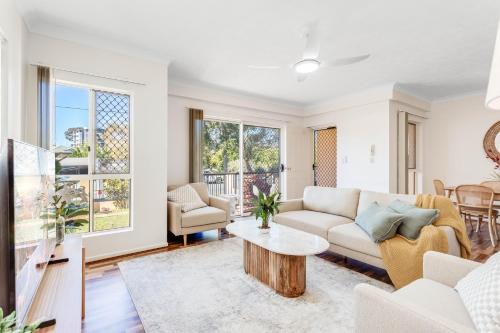 Redcliffe Apartment | Parkside Villa on the Creek