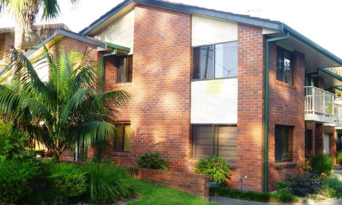 Black Head House | Parkview 1 Coastal 3 bedroom home,100m stroll to the beach, parks, cafés