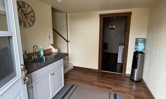 Gardiner Apartment | ParkWay Yellowstone Guest House Apartment #5