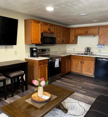 Gardiner House | ParkWay Yellowstone Riverside Studio #6