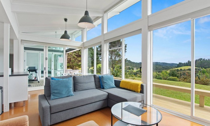 Russell House | Paroa Bay Chalets - Te Whare Kereru