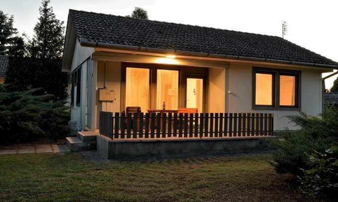 Tiszaalpar Apartment | Parti Üdülő