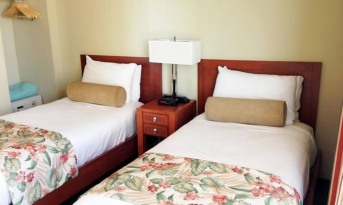 Waikiki Hotel | Partial Ocean View | 2 Units | 1BR Suites with Pool | Waikiki