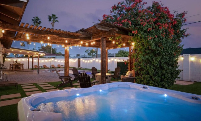 Cox Heights House | Party at The Palm - Pool/Hot Tub/Pergola with Fire Pit & Much More