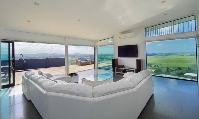 Onerahi House | Parua Bay home with everything you'll need