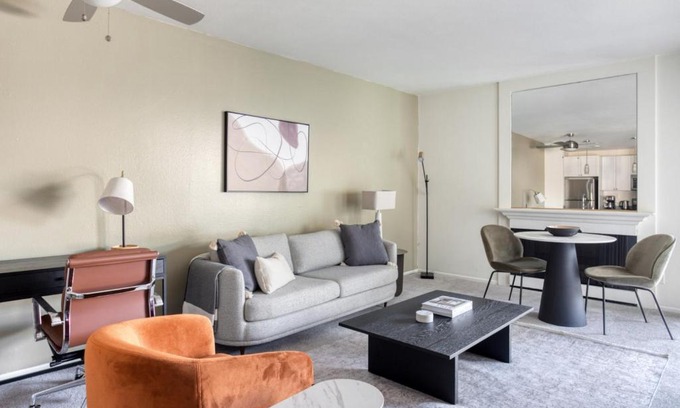 Pasadena Apartment | Pasadena 1BR w Gym Pool nr Colorado Ave LAX-862