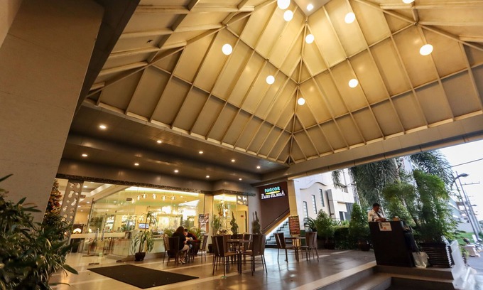 Santa Rosa Hotel | Paseo Premiere Hotel