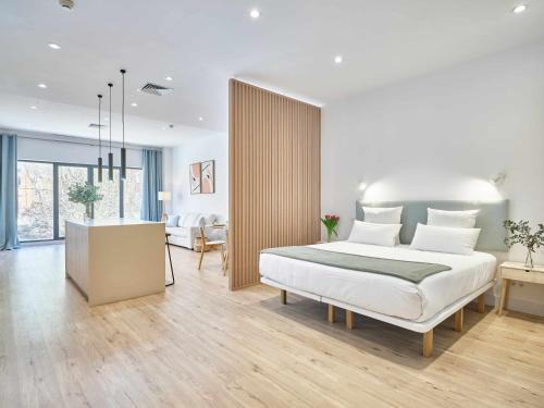 Villaverde Apartment | Paseo Suites Hotel