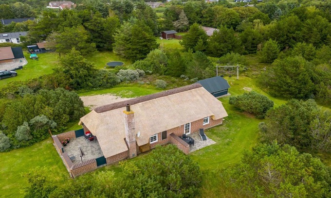 Lodbjerg Hede House | "Pasi" - 1.2km from the sea by Interhome