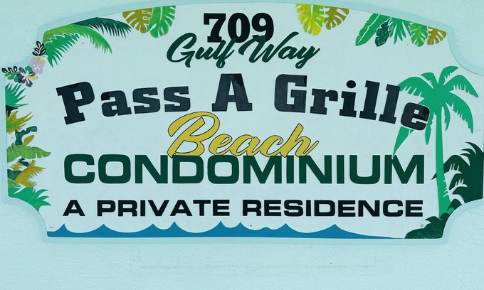 Pass-a-Grille Historic District Apartment | Pass a grille Gulf Way Beachfront 19