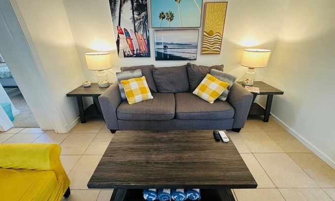Pass-a-Grille Cabin | Pass-A-Grille St Pete Beach Bungalows Parking Wi-Fi