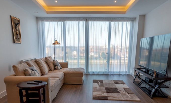 Nottingham Apartment | Pass the Keys | Beautiful 2 Bed Trent Bridge Apartment