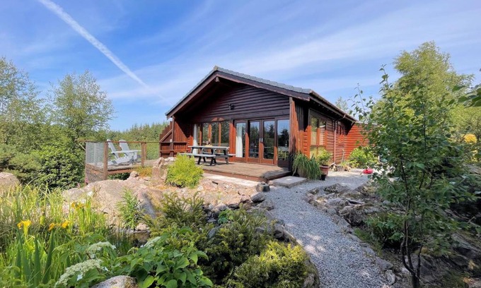 Rockcliffe House | Pass the Keys Beautiful 2BR Beach Lodge Set In Stunning Gardens