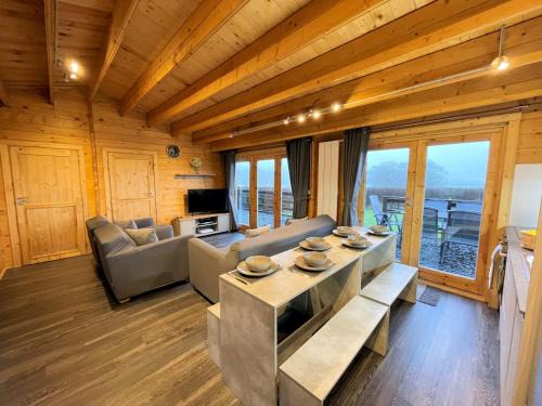 Bankend House | Pass the Keys Beautiful Countryside Lodge with Outstanding Views