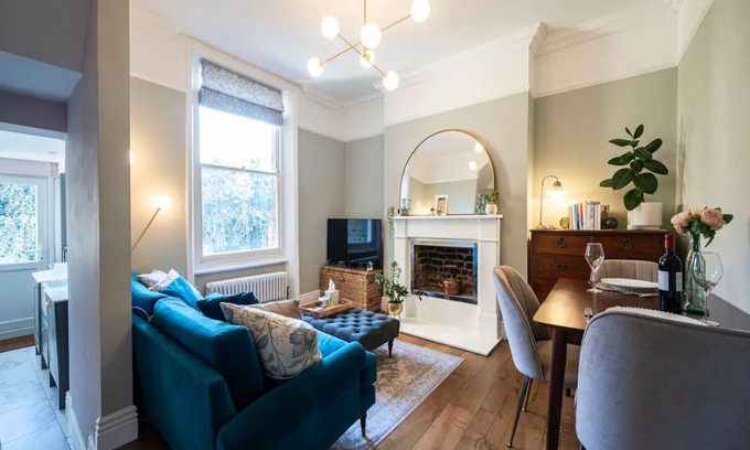 East Walworth Apartment | Pass the Keys | Boutique apartment 15 mins bus to Central London