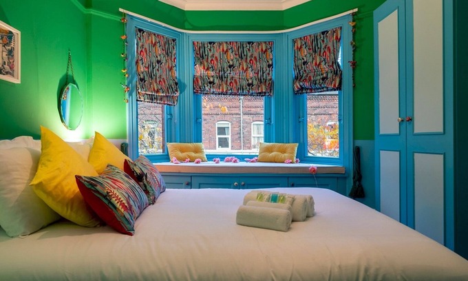 Ormeau House | Pass the Keys | Colourful, Quirky Artist-Owned 3 Bed Next to Cafes