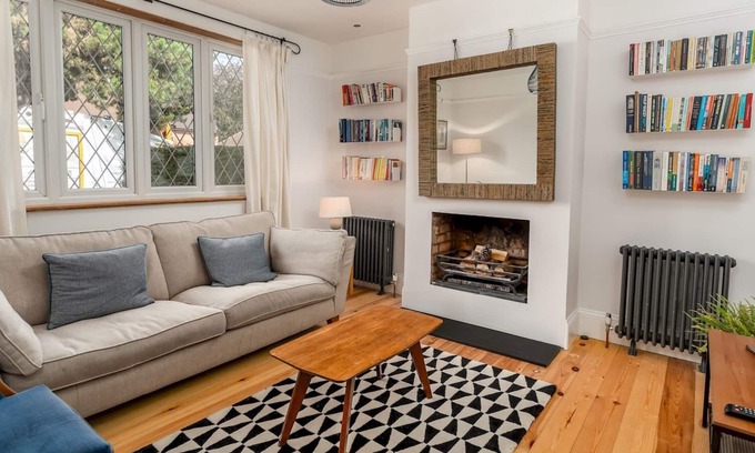Chorleywood West House | Pass the Keys | Cosy 3 Bed Cottage in Chorleywood