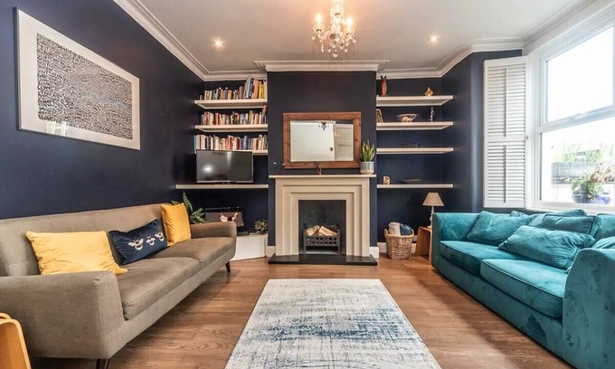 Earlsfield House | Pass the Keys | Elegant Family Home with Garden in Earlsfield