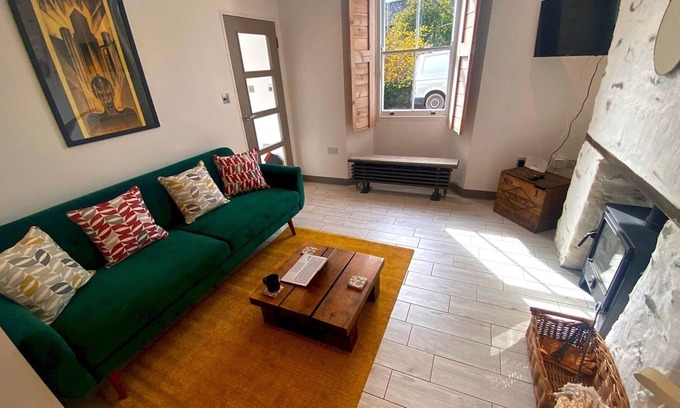 Totnes House | Pass the Keys | Lovely contemporary ground floor apartment