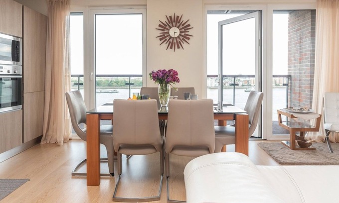 Woolwich Riverside Apartment | Pass the Keys | Luxury River Facing 2 Bed Flat With Iconic Views