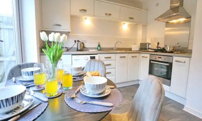 Salford House | Pass the Keys | Manchester City Centre & Attractions