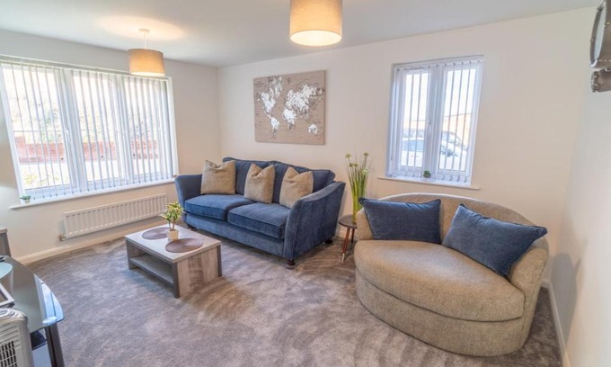 Edwalton House | Pass the Keys Modern 3-Bed Home with Garden & Free Parking