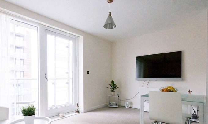 North West Apartment | Pass the Keys | New 1 Bed at Glasgow Harbour