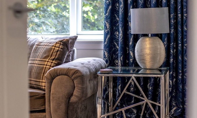 Renfrew Apartment | Pass the Keys | Renfrew Town Centre, Easy Link to Glasgow City