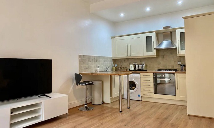 Liverpool Apartment | Pass the Keys | Serenity in the Suburbs: Modern 2BR Apartment