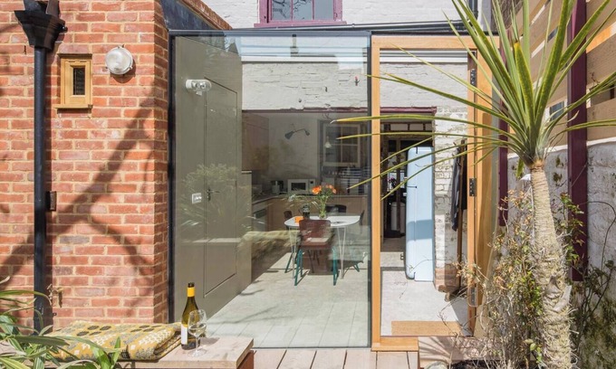Margate Old Town House | Pass the Keys | Smugglers Cottage - Unique Margate Home