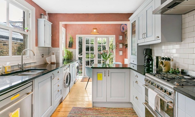 Chiswick House | Pass the Keys | Snuggy home in the heart of Chiswick