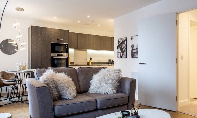 Birmingham City Centre Apartment | Pass the Keys | Super Prime Duplex Loft | Jewellery Quarter
