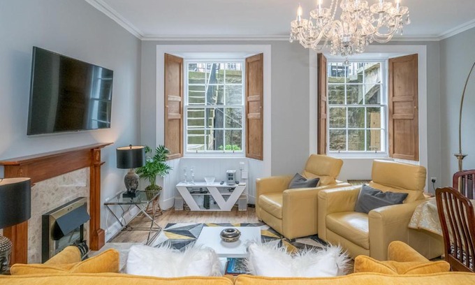 New Town House | Pass the Keys Superb 3Beds House in Chic area of the City Centre