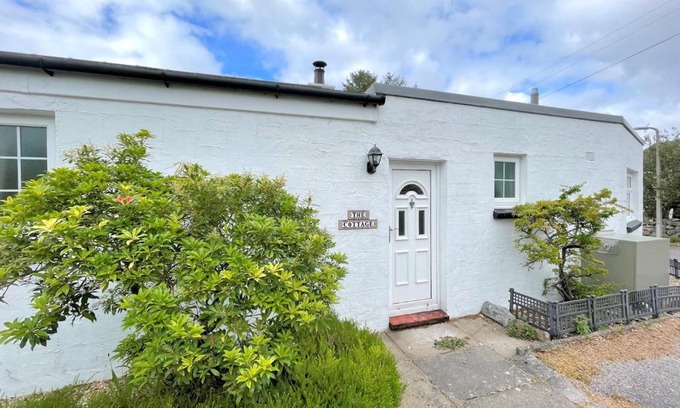 Rockcliffe House | Pass the Keys Traditional Scottish Cottage in Beautiful Location