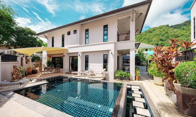 Karon Villa | Patak 3 Bedroom Private Pool Villa