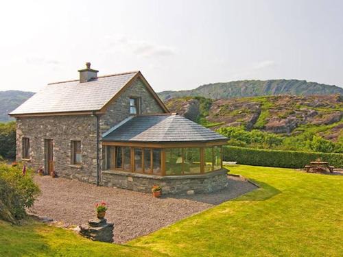 Glengarriff House | Pate's Cottage