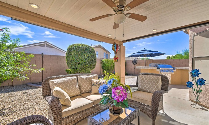 Arroyo Springs House | Patio & Grilling Station: Family Home in Glendale